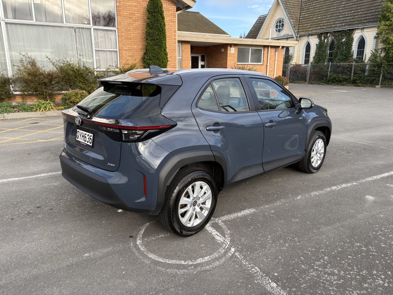 2024 Toyota Yaris Cross GX 1.5P HV ECVT FWD SUV... image 5