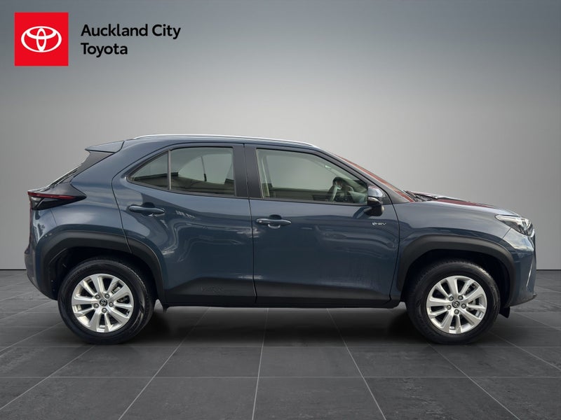 2024 Toyota Yaris Cross GX 1.5P HV ECVT FWD SUV... image 2