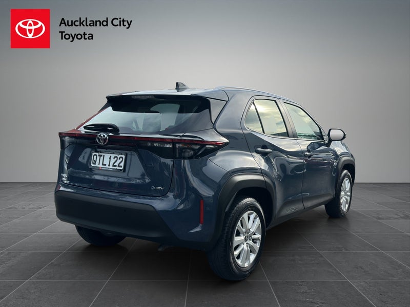 2024 Toyota Yaris Cross GX 1.5P HV ECVT FWD SUV... image 3