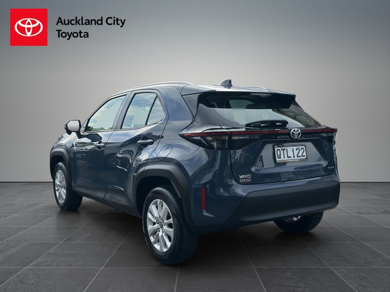 2024 Toyota Yaris Cross GX 1.5P HV ECVT FWD SUV... image 5