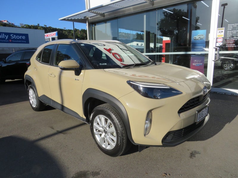 2024 Toyota Yaris Cross GX 1.5P HV ECVT FWD SUV... image 2