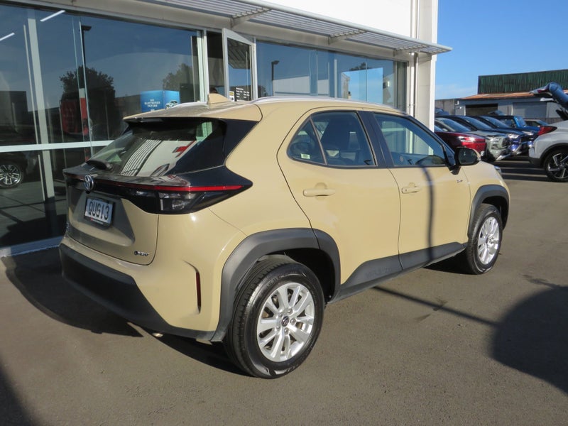 2024 Toyota Yaris Cross GX 1.5P HV ECVT FWD SUV... image 5