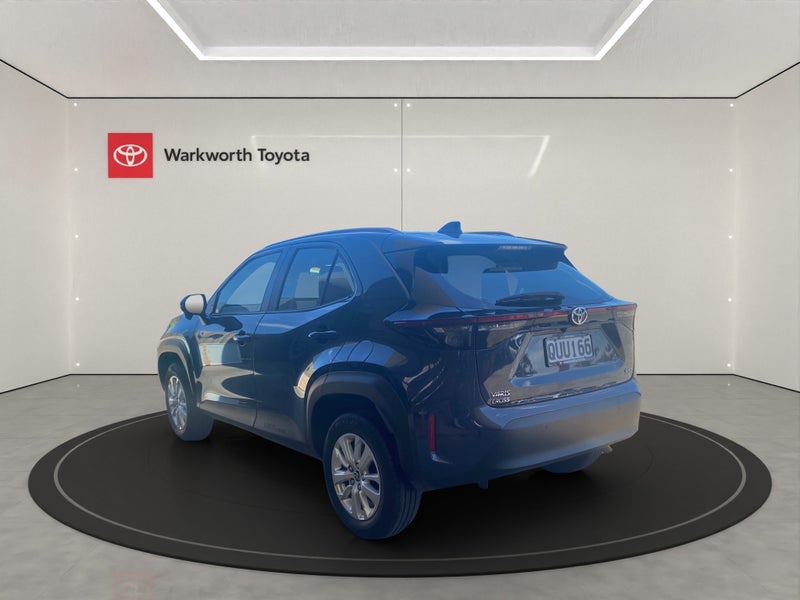 2024 Toyota Yaris Cross GX 1.5P HV ECVT FWD SUV... image 3