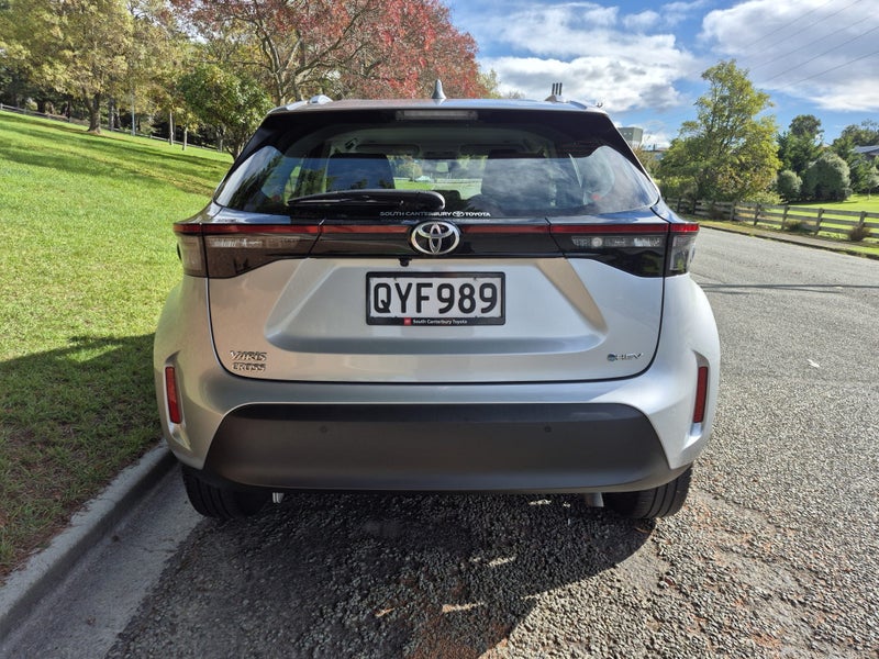 2024 Toyota Yaris Cross GX 1.5P HV ECVT FWD SUV... image 5