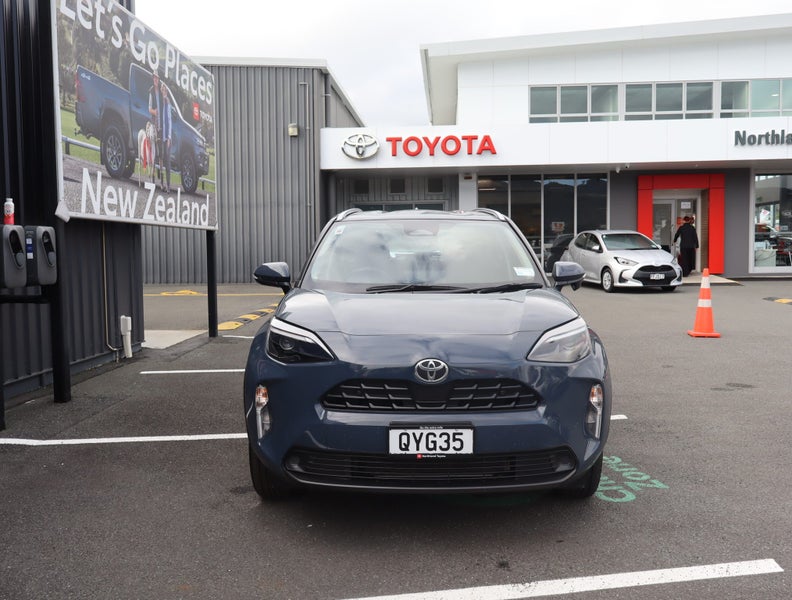 2024 Toyota Yaris Cross GX 1.5P HV ECVT FWD SUV... image 2