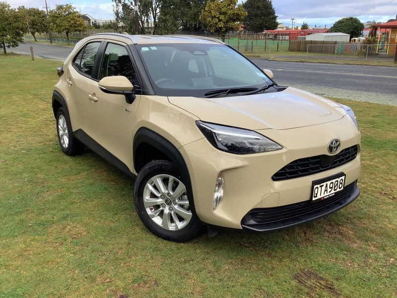 2024 Toyota Yaris Cross GX 1.5P HV ECVT FWD SUV... image 1