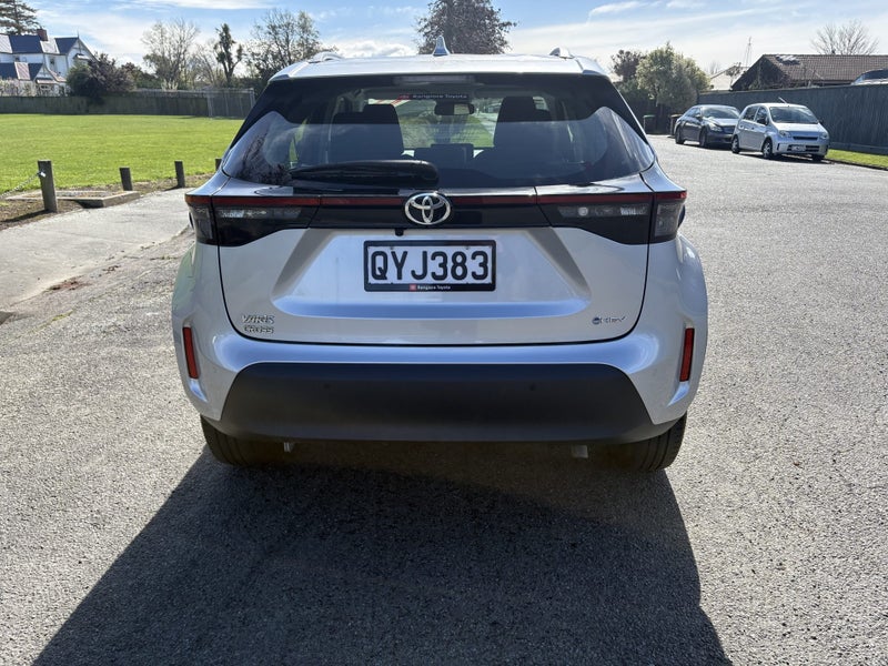 2024 Toyota Yaris Cross GX 1.5P HV ECVT FWD SUV... image 4