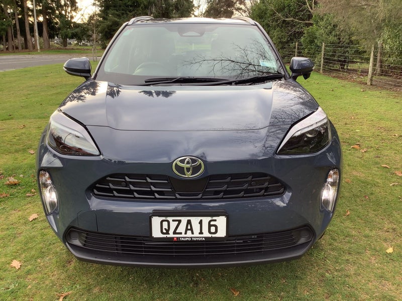 2024 Toyota Yaris Cross GX 1.5P HV ECVT FWD SUV... image 3
