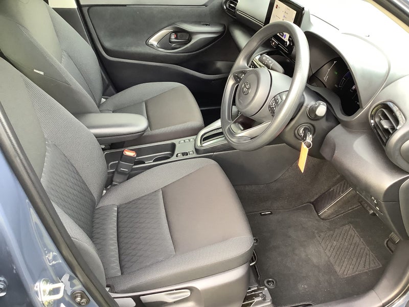 2024 Toyota Yaris Cross GX 1.5P HV ECVT FWD SUV... image 5