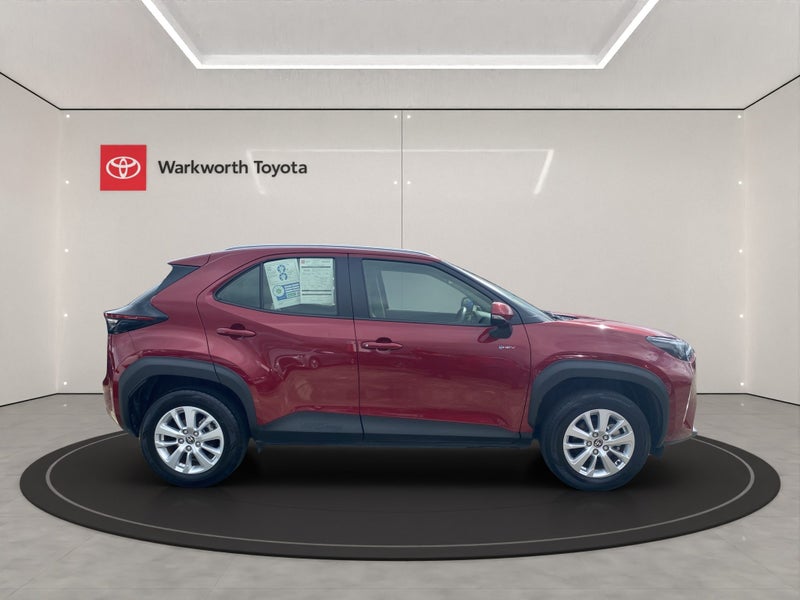 2024 Toyota Yaris Cross GX 1.5P HV ECVT FWD SUV... image 2