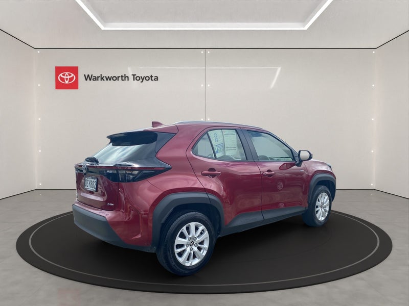 2024 Toyota Yaris Cross GX 1.5P HV ECVT FWD SUV... image 3