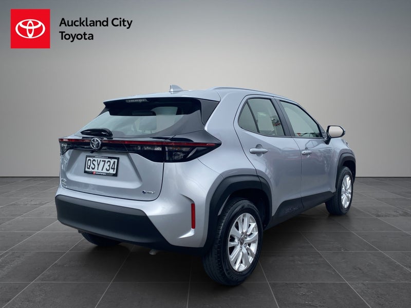 2024 Toyota Yaris Cross GX 1.5P HV ECVT FWD SUV... image 3