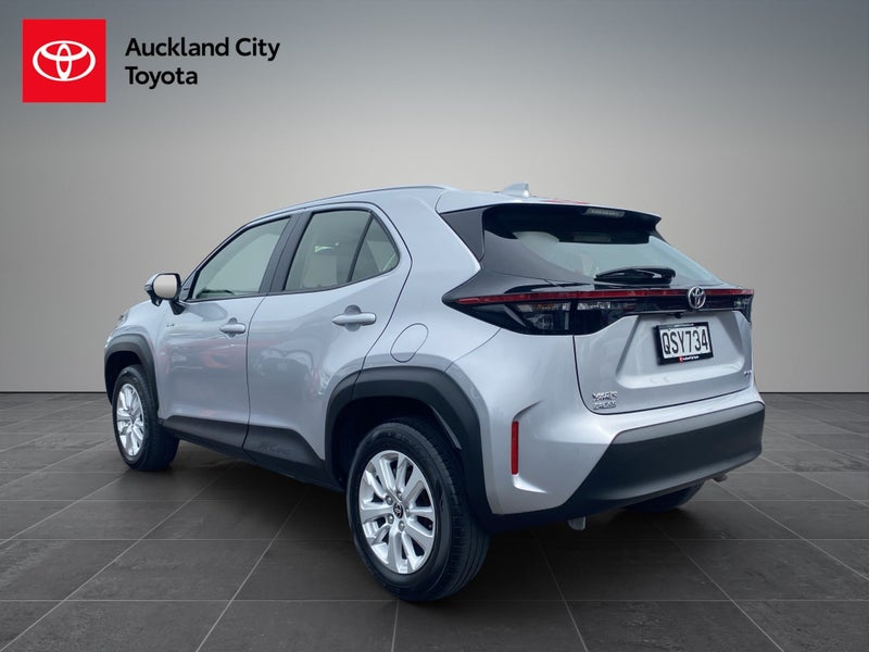 2024 Toyota Yaris Cross GX 1.5P HV ECVT FWD SUV... image 5