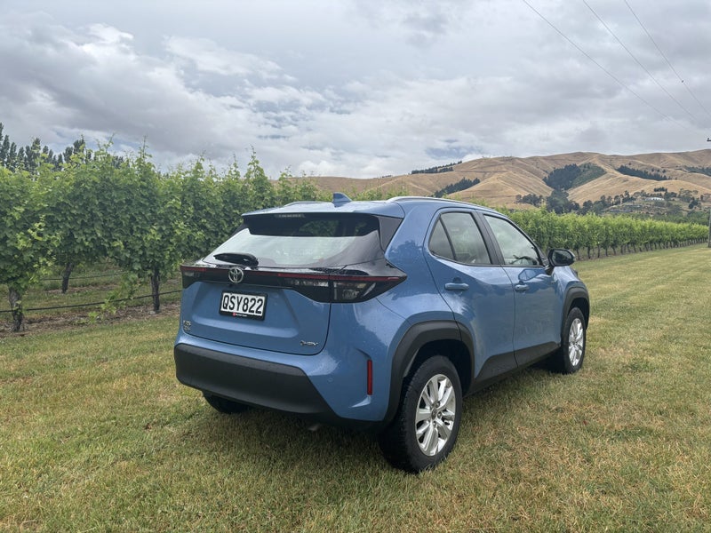 2024 Toyota Yaris Cross GX 1.5P HV ECVT FWD SUV... image 4