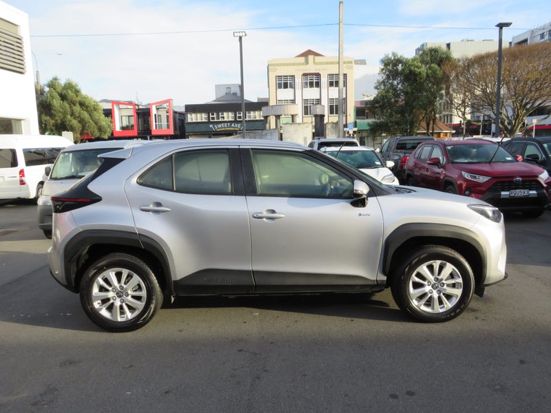 2024 Toyota Yaris Cross GX 1.5P HV ECVT FWD SUV image 3