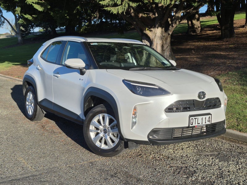 2024 Toyota Yaris Cross GX 1.5P HV ECVT FWD SUV... image 1