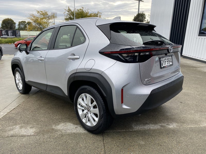 2024 Toyota Yaris Cross GX 1.5P HV ECVT SUV image 3