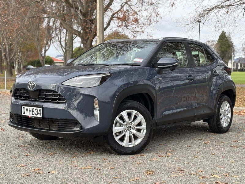 2024 Toyota Yaris Cross GX 1.5P HV FWD SUV image 3