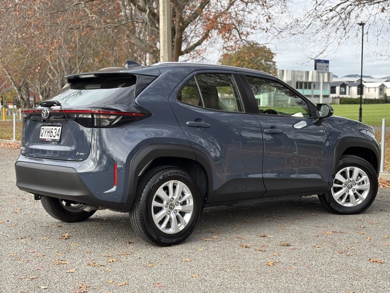 2024 Toyota Yaris Cross GX 1.5P HV FWD SUV image 5