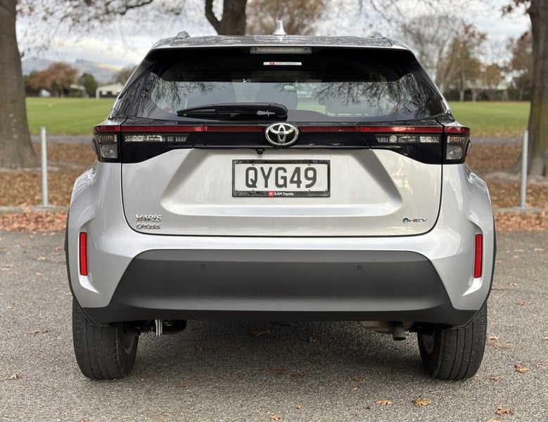 2024 Toyota Yaris Cross GX 1.5P HV FWD SUV image 4