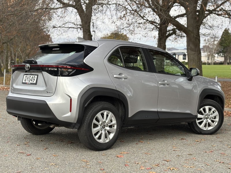 2024 Toyota Yaris Cross GX 1.5P HV FWD SUV image 5