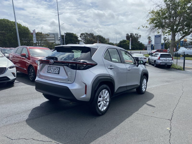 2024 Toyota Yaris Cross GX 1.5P HV SUV image 2