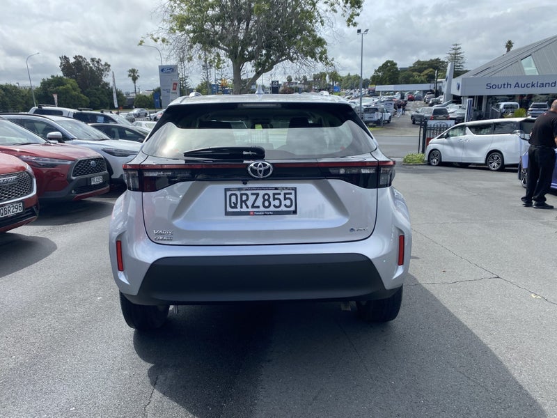 2024 Toyota Yaris Cross GX 1.5P HV SUV image 3