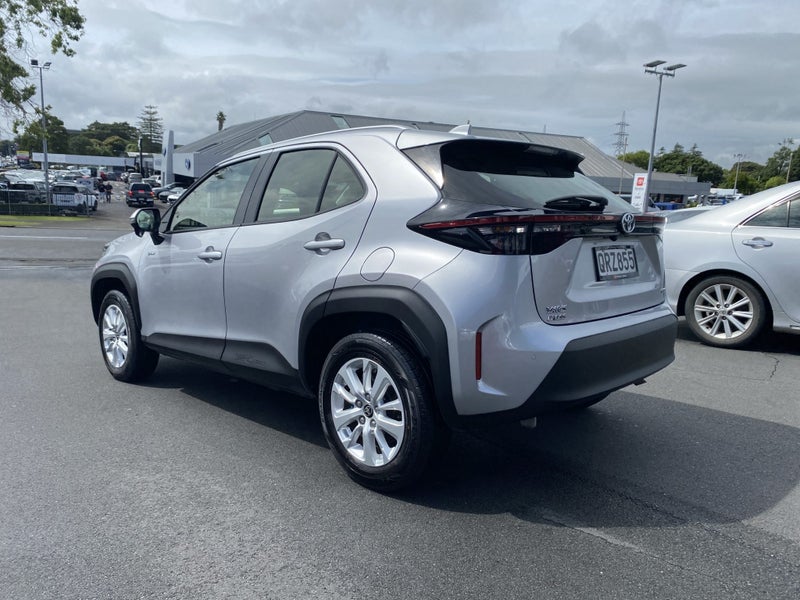 2024 Toyota Yaris Cross GX 1.5P HV SUV image 4