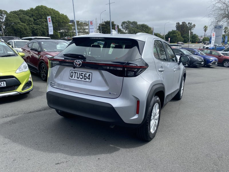 2024 Toyota Yaris Cross GX 1.5P HV SUV image 2