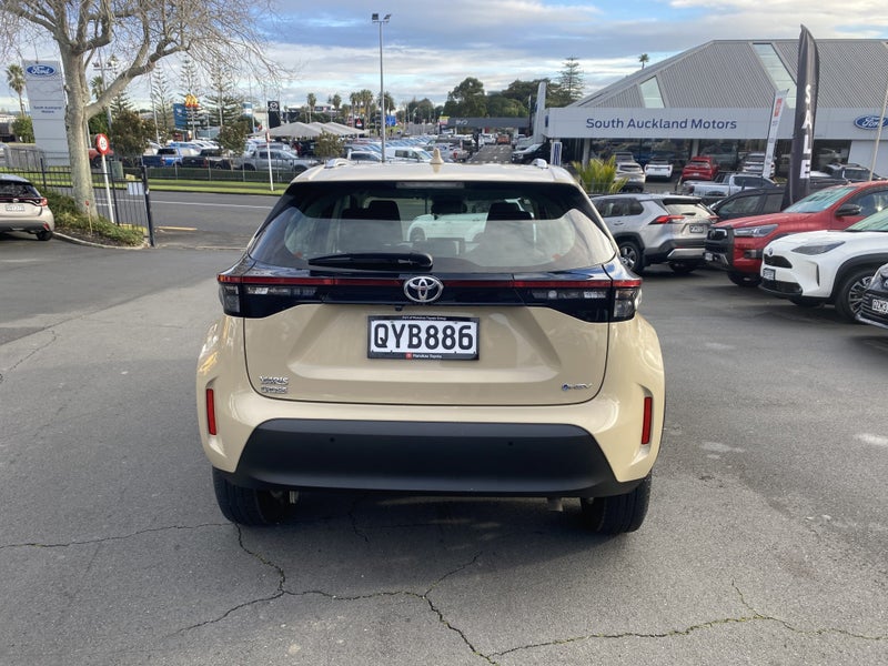 2024 Toyota Yaris Cross GX 1.5P Hybrid image 3