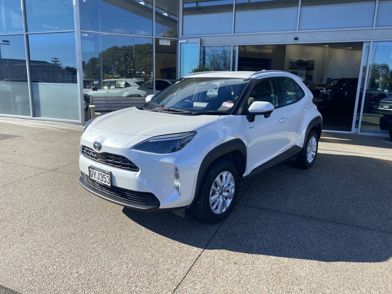 2024 Toyota Yaris Cross GX 1.5P Hybrid 2WD SUV image 5