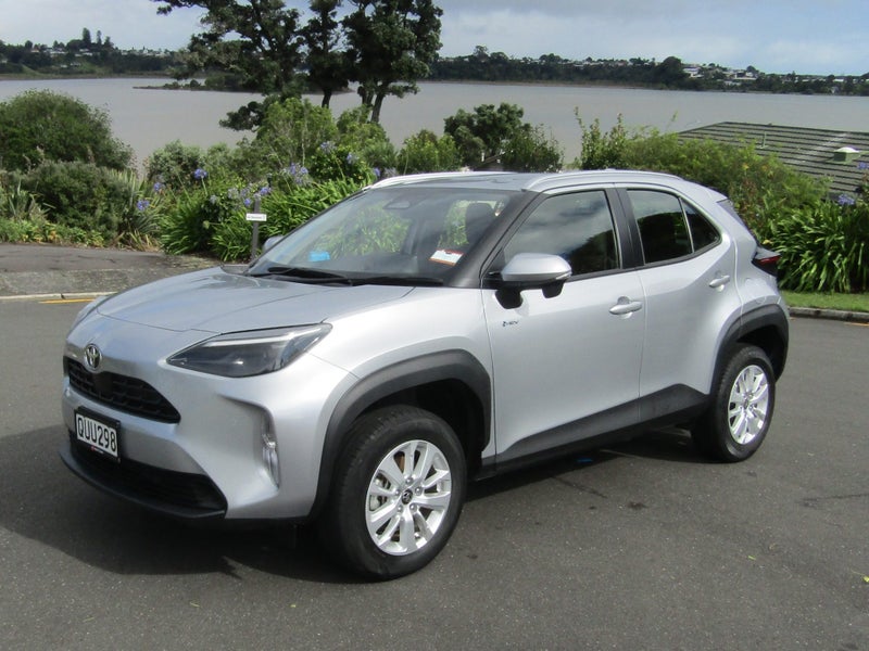 2024 Toyota Yaris Cross GX 1.5P HYBRID image 3