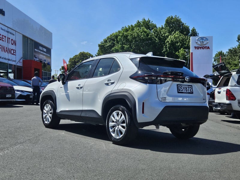 2024 Toyota Yaris Cross GX 1.5P HYBRID image 3