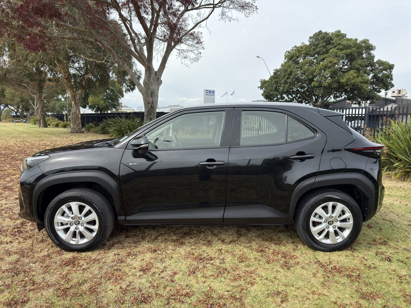 2024 Toyota Yaris Cross GX 1.5P Hybrid Automati... image 4