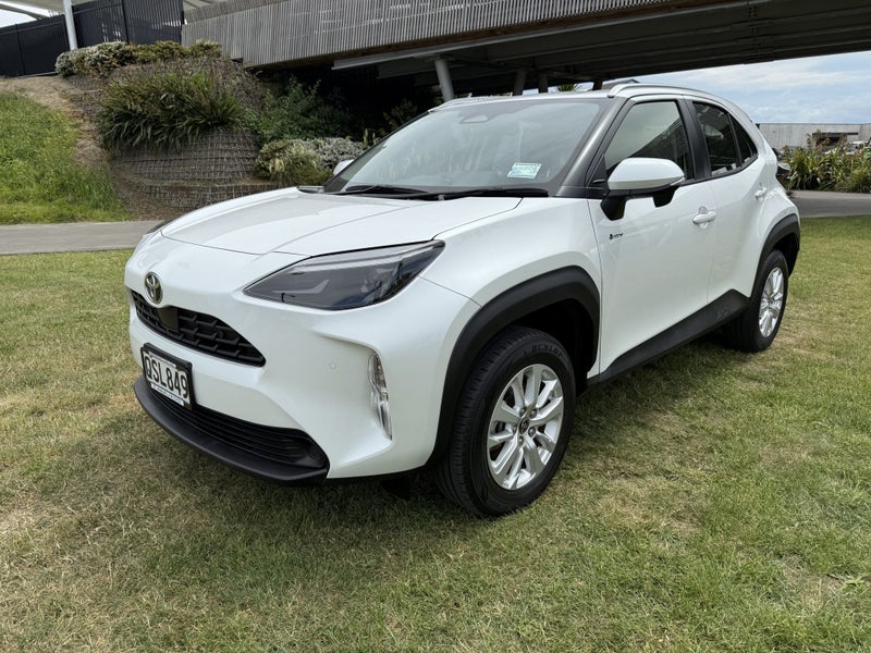 2024 Toyota Yaris Cross GX 1.5P Hybrid Automati... image 3