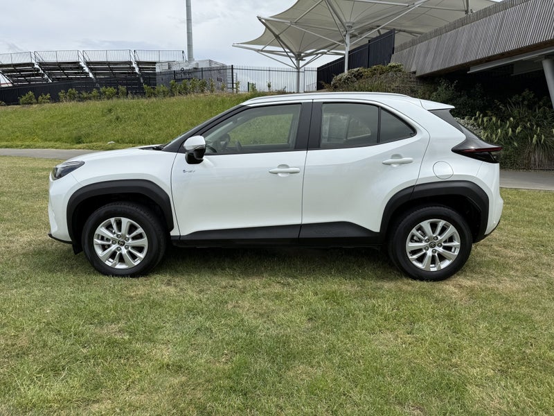 2024 Toyota Yaris Cross GX 1.5P Hybrid Automati... image 4