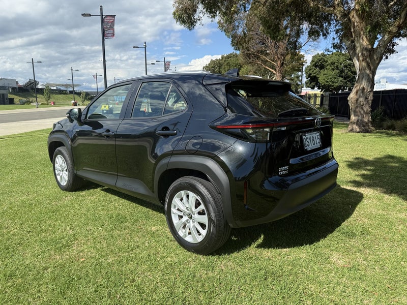 2024 Toyota Yaris Cross GX 1.5P Hybrid AWD Auto... image 5