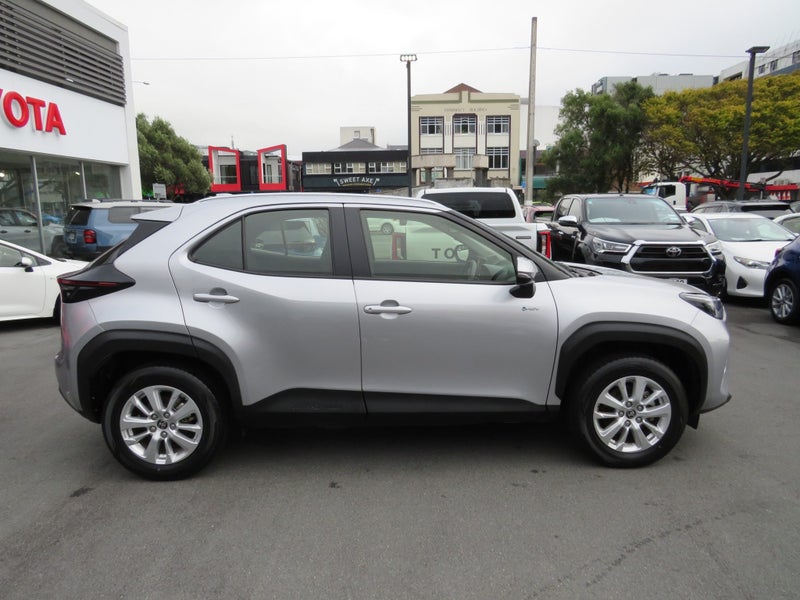 2024 Toyota Yaris Cross GX 1.5P Hybrid ECVT image 3