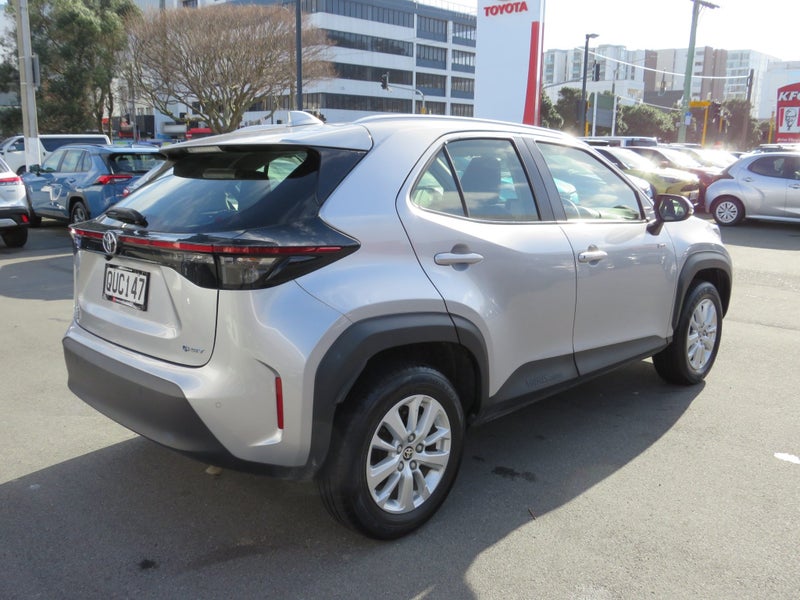2024 Toyota Yaris Cross GX 1.5P Hybrid ECVT FWD... image 4