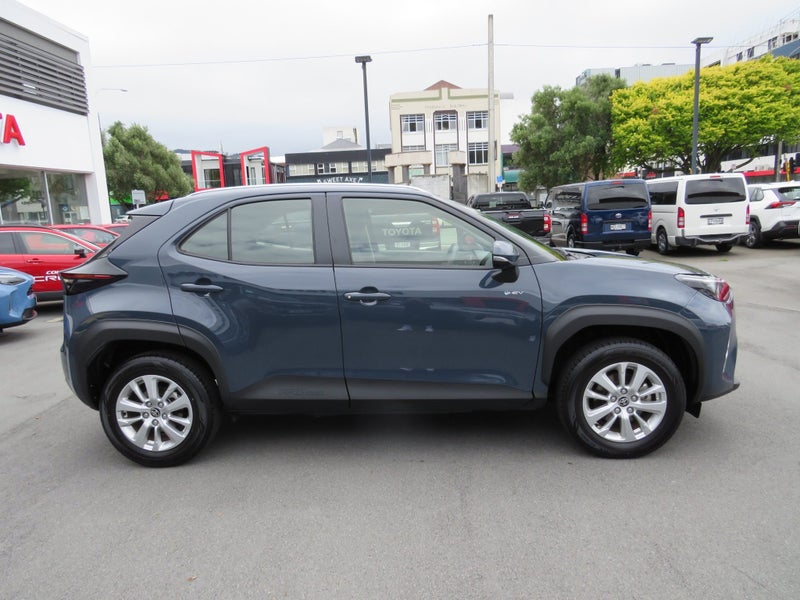 2024 Toyota Yaris Cross GX 1.5P Hybrid ECVT FWD image 3