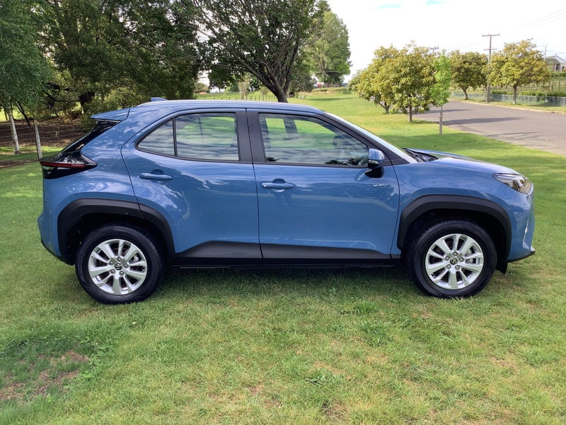 2024 Toyota Yaris Cross GX 1.5P Hybrid Electric... image 3