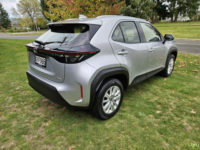 2024 Toyota Yaris Cross GX 1.5P Hybrid Electric... image 5