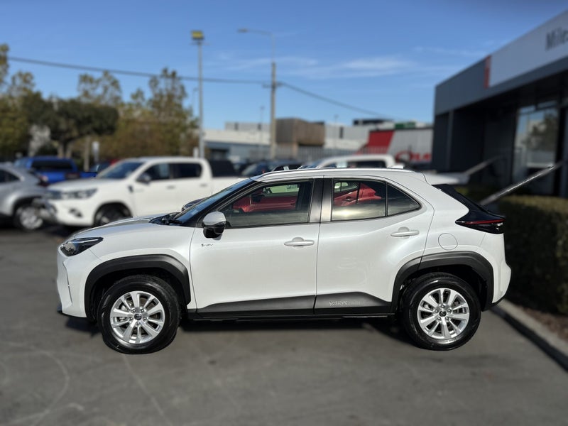 2024 Toyota Yaris Cross GX 1.5P Hybrid FWD image 4