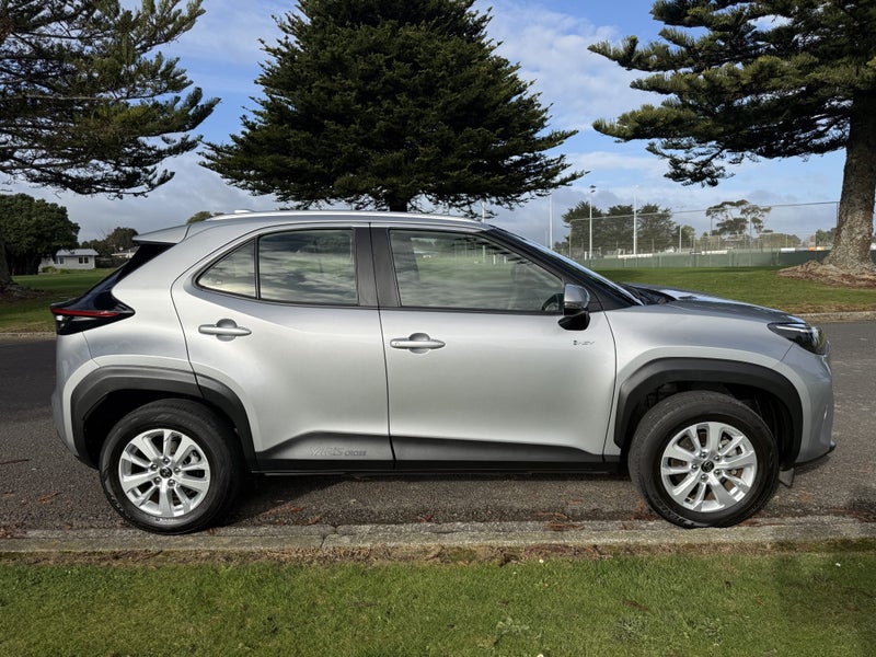 2024 Toyota Yaris Cross GX 1.5P Hybrid FWD Auto... image 2