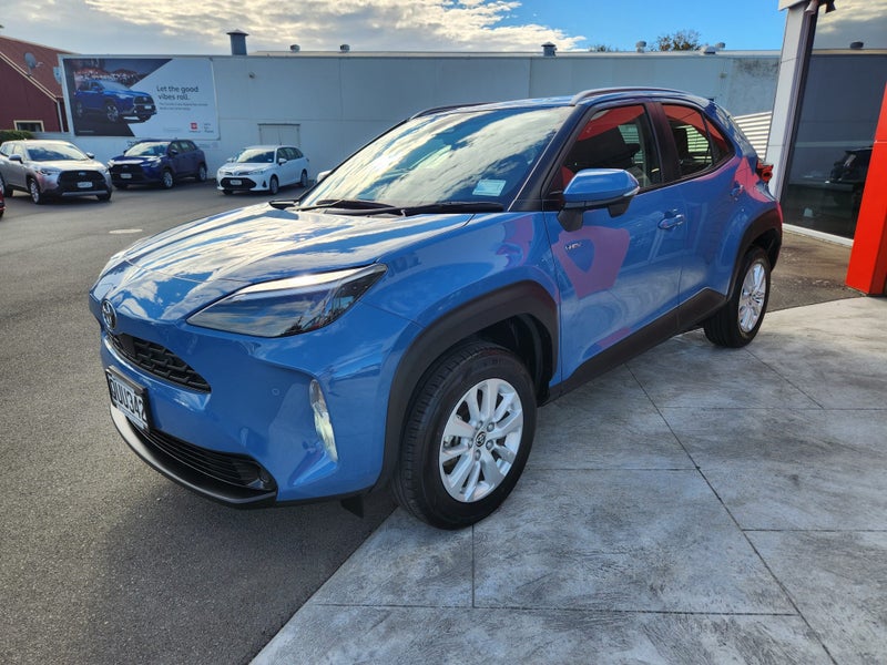 2024 Toyota Yaris Cross GX 1.5P Hybrid FWD Auto... image 3