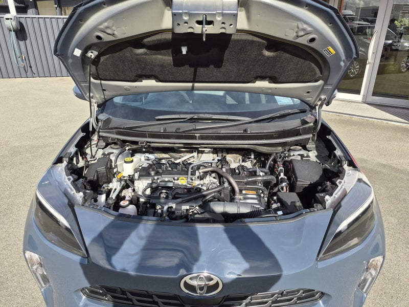 2024 Toyota Yaris Cross GX 1.5P Hybrid FWD Auto... image 3