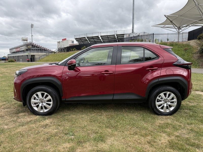 2024 Toyota Yaris Cross GX 1.5P Hybrid FWD Auto... image 4