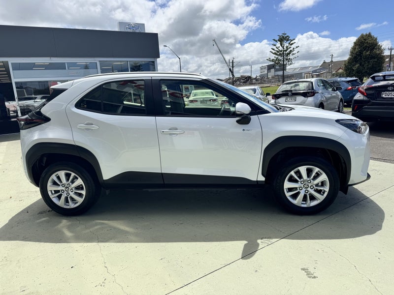 2024 Toyota Yaris Cross GX 1.5P Hybrid FWD Auto... image 5