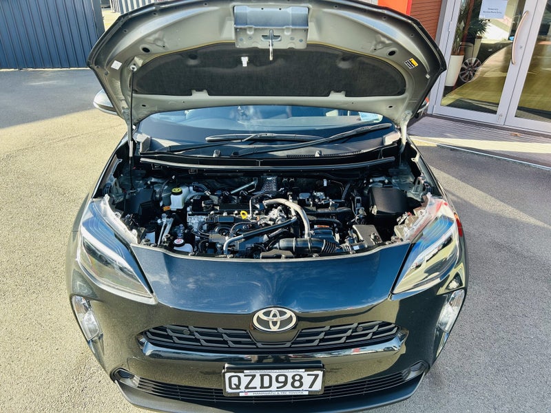 2024 Toyota Yaris Cross GX 1.5P Hybrid FWD Auto... image 3