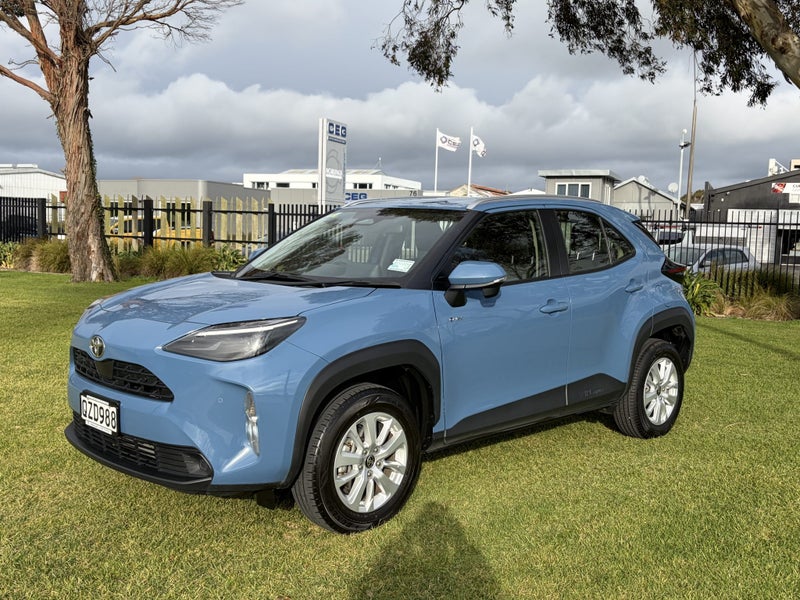 2024 Toyota Yaris Cross GX 1.5P Hybrid FWD Auto... image 3